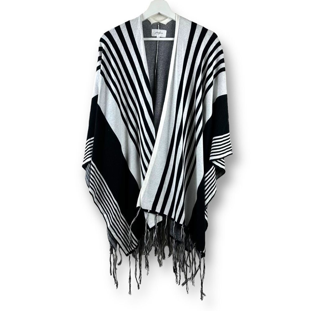 Johnny Becca black and white fringed‎ kimono size L